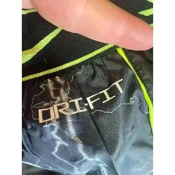 Boys size XL nike shorts with drawstring NEW - Picture 4 of 6